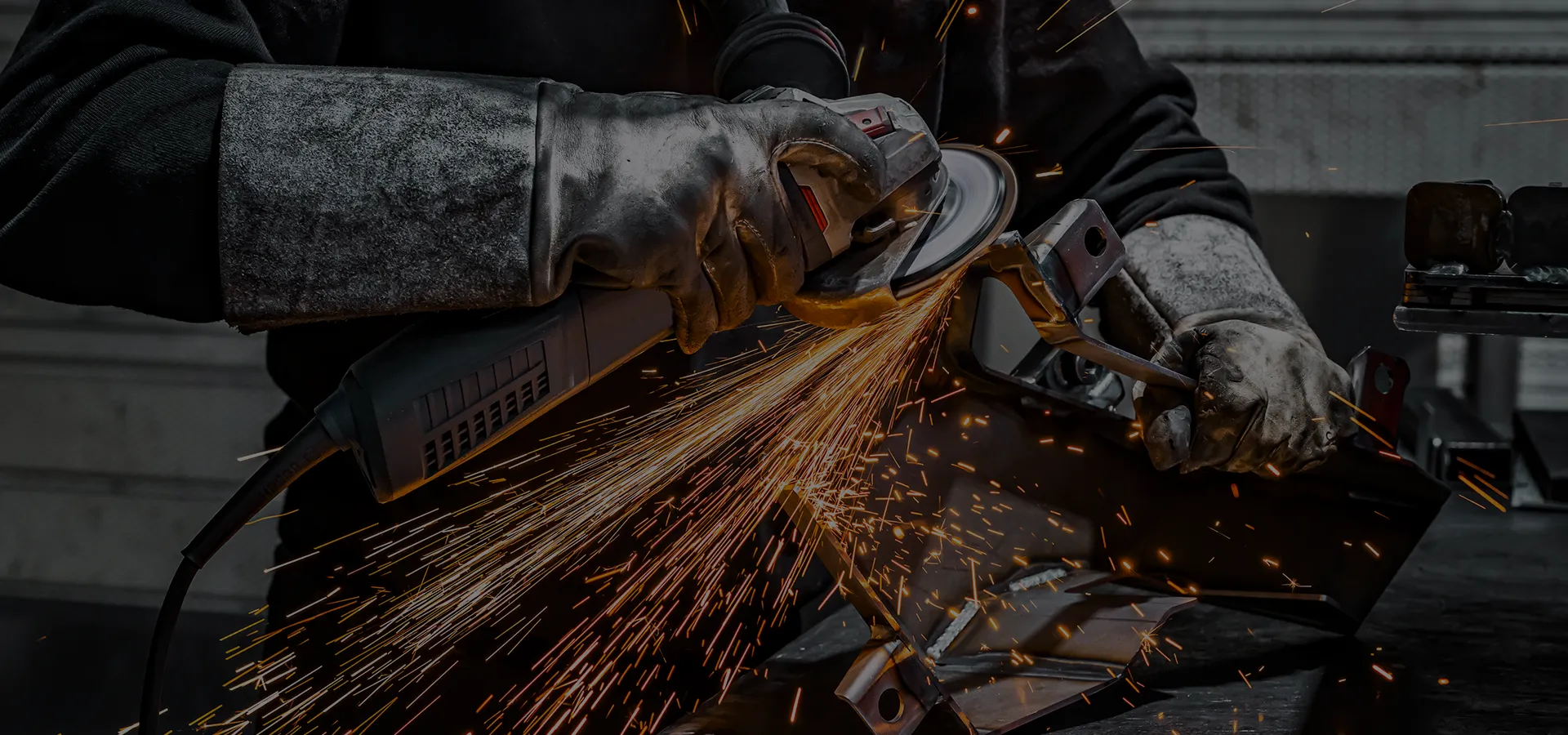 q-steel-footer q-steel-footer