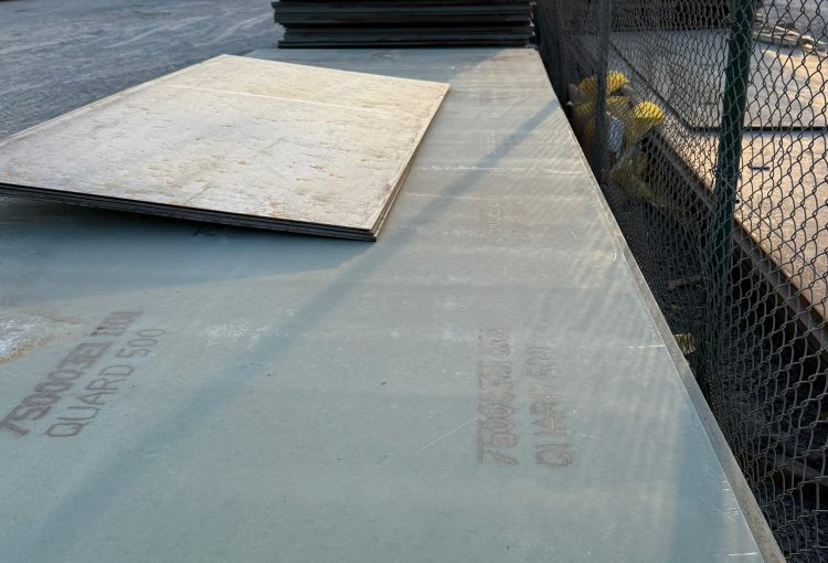 Quard-500 abrasion-resistant steel plate designed for the most demanding environments and heavy-duty applications